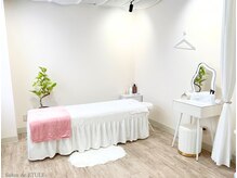 完全個室で周りを気にせずメイク直しOK小顔矯正/コルギ