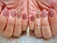 ラグウナ(Laguna)/ビジューネイル