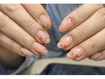 ピュアアンドリッチネイルサロン(Pure&Rich Nail Salon)/押し花ネイル