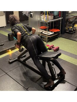 ヴォルトジム(VOLTGYM)/背中二の腕トレーニング