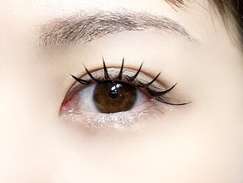 コム 草加マルイ店(com by neolive)/タレ目!フラット140本 佐藤