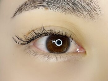 シェキ(sheki)の写真/【可愛いが続く♪】時間が経ってもばらつきにくい"まつエク"/モチがいい"まつ毛パーマ"で可愛さを長持ち☆