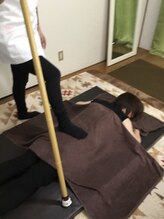 シホ(Shiho)/肩こり、腰痛、猫背