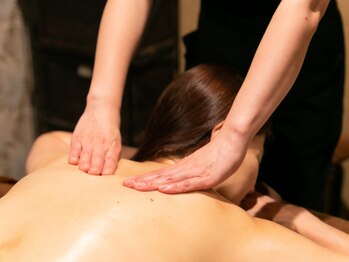 ヒーリングアンドビューティ スパラ(Healing&Beauty SPALa')の写真/【諏訪町駅徒歩5分】スパラ自慢の手技で極上の癒しを◎平日限定リンパマッサージ￥2,980～★