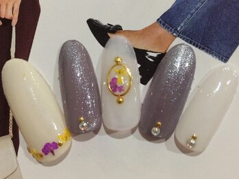 ネイルサロン リリオ(Nail Salon Ririo)/押し花ブローチネイル