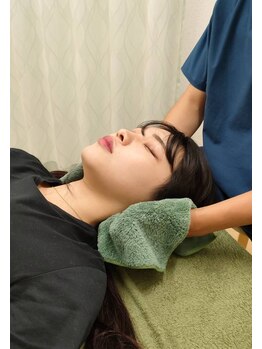七つ葉鍼灸接骨院/ヘッドマッサージ【肩こり】