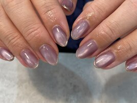 大人可愛いマグネットネイル