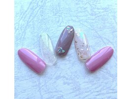 キラキラピンクネイル