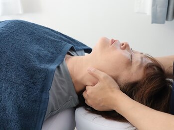 オスベル(OSBELLE)/首こりしっかりほぐします