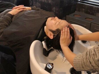 ハルモニア(Harmonia)の写真/平日/土曜は21：00迄営業★【快眠ヘッドスパ40分+首こりリンパ流し20分￥12100】シャンプーでスッキリ◎