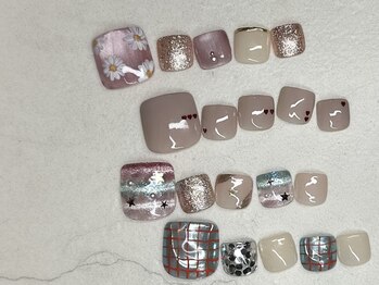 アンドヴァ ピヴォクロス店(Andova)の写真/ふっかふかのソファーで寝てしまうお客様多数!見せたくなる可愛い足元へ♪お仕事柄ハンドが出来ない方も◎