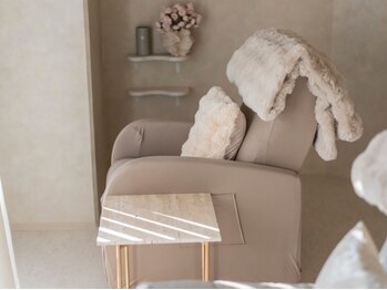 イリス 博多店(IRIS.)の写真/《博多/半個室サロン》おしゃれな空間で周囲を気にせずゆっくり過ごせる♪パリジェンヌ(上下)¥9500