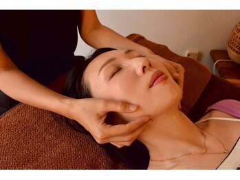 ラ アクサル(la.akthar)/小顔 フェイシャル ヘッドスパ