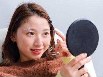 マユカ 静岡駅南店(Mayuka)の写真/マンツーマンの接客なので相談しやすい!目元にお悩みがある方・お顔の印象を変えたい方におすすめ◎