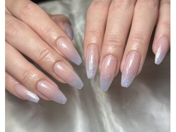 モフィ(mofie)/ラメグラデネイル by YUMI