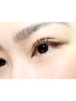 ナチュラル上品な目元にしたい