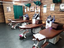 六甲道駅徒歩４分、六甲本通商店街の中にあります。