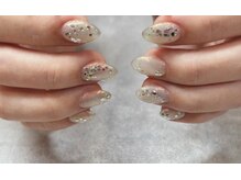 ネイルアンドアイラッシュスタジオ シュシュ(chouchou)/春夏秋冬ワンカラー×ホロ