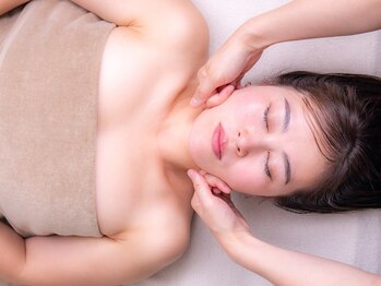 小顔整体美容を科学する 【小顔 Face Labo.】 豊田店【3月1日 NEW OPEN(予定)】/【小顔FL式】小顔&整体コルギ