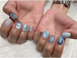 ブルーのニュアンスネイル