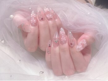 ルル 関内(LuLu)の写真/自爪が弱い方や折れてしまった方も長さ出しで綺麗な指先に♪イベントに合わせて華やかなネイルもオススメ☆