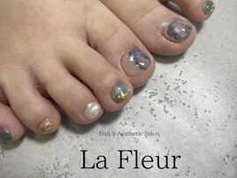 ネイルモデル　親指アート