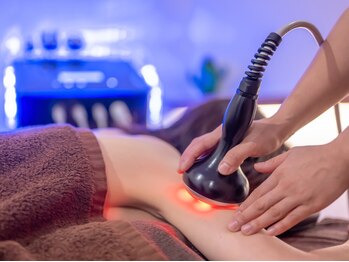 アコルデ 岡山本店(ACORDE)の写真/セルフケアでは難しい二の腕やハミ肉はプロにお任せ♪脂肪分解×キャビテーションで徹底アプローチ!!