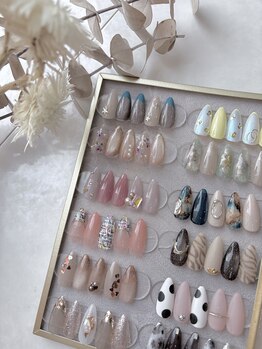 エヌスタイル(N.style)の写真/トレンド定額デザインで指先を華やかに！季節感あふれる指先へ、色変えも自由自在♪