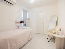 おうちサロン ミリミリ(milimili)の雰囲気（清潔感のある美しい店内でお迎え致します）