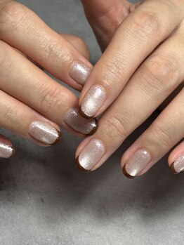 ルーチェ ドゥエ ネイル(LUCHE Due Nail)の写真/指先から輝く私へ☆シンプル×上品デザインで気分が上がる！艶と奥行き感で潤いのある手♪