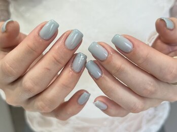 エーナイン 西町店の写真/シンプルでもこだわりたい方に◎マグネットやスキニーフレンチ、奥行きミラーネイルなどひと癖シンプルに♪
