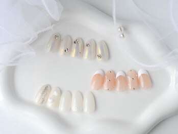 WHITE NAIL 三宮店【ホワイトネイル】【3月上旬 NEW OPEN(予定)】/定額アート/オーロラフレンチ
