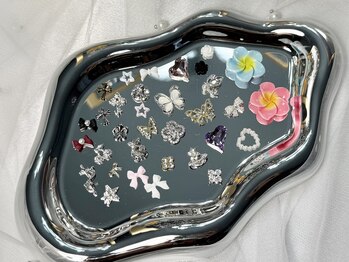 nail salon ELBI.の写真/《自分史上最高の可愛さ》豊富なカラーとパーツを組み合わせて無限大のデザイン。理想を詰め込んだ指先に♪