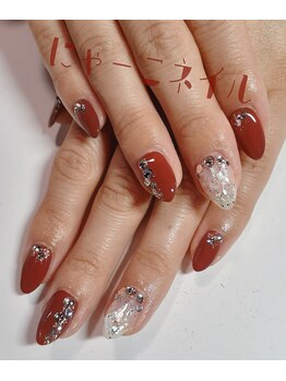 にゃーこネイル/ビジュー☆持ち込みデザイン