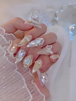 ロカネイル(ROKA NAIL)の写真/美フォルムにこだわったスカルプが人気★シンプル～トレンドアートまで幅広く対応！ワンホンネイルも◎