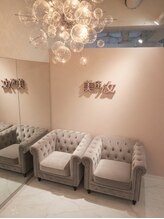 美座ノ女 梅田 淀屋橋本店/おしゃれな玄関前