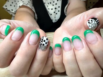 アミュリー ネイル アトリエ(Amury nail atelier)/フレンチ クリア ドット 大人
