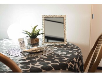 グリッタープラス(glitter plus)/小ぢんまりとした室内です