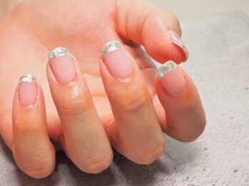 ビューティトリップ(Beauty TRIP)/まだまだ人気のガラスフレンチ