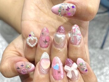 ヨシ ネイル 新宿店(Y.S NAIL)の写真/うるうる★キラキラ★ツヤツヤNAILで魅せる指先に♪王道のモテネイルや大人気の韓国・ワンホンも＊。・