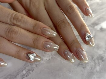 ホワイトオーロラネイル