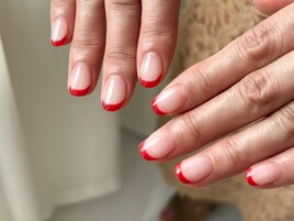 赤フレンチネイル