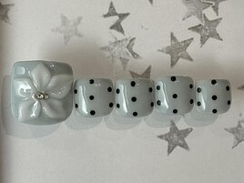 フットドット花グレー10540yen