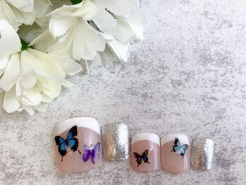 フレンチ×蝶々ネイル