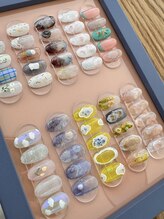 オカユデザイン ネイルワークス(OKAYU DESIGN Nailworks)/pop&mood