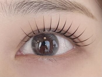 ミラー(MIRROR)の写真/【仕上がりの美しさに自信あり◎】目の形やまつ毛の状態に合わせて丁寧に施術！お悩みはご相談下さい♪