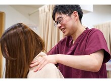 めいほく接骨院 北区上飯田院/骨盤矯正/肩甲骨/猫背矯正 