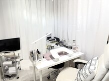 完全個室なのでゆったり落ち着いた雰囲気で施術できます。