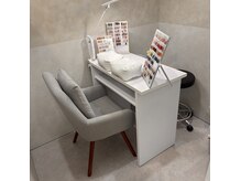 アットトーン(at tone)の雰囲気（半個室の落ち着いた空間です♪）