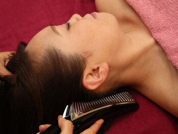 スリムモネ(Slimmone)/頭皮のコリにEMS&マッサージ★